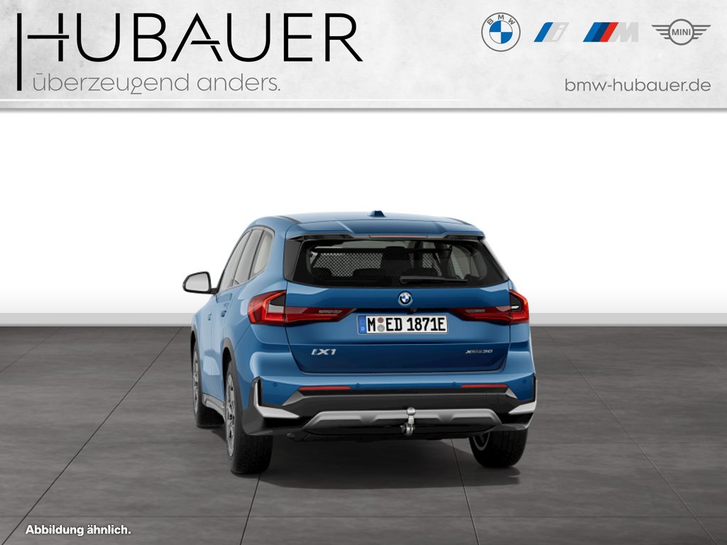 Fahrzeugabbildung BMW iX1 xDrive30 [xLine, HUD, AHK, HK Sound, 360°]