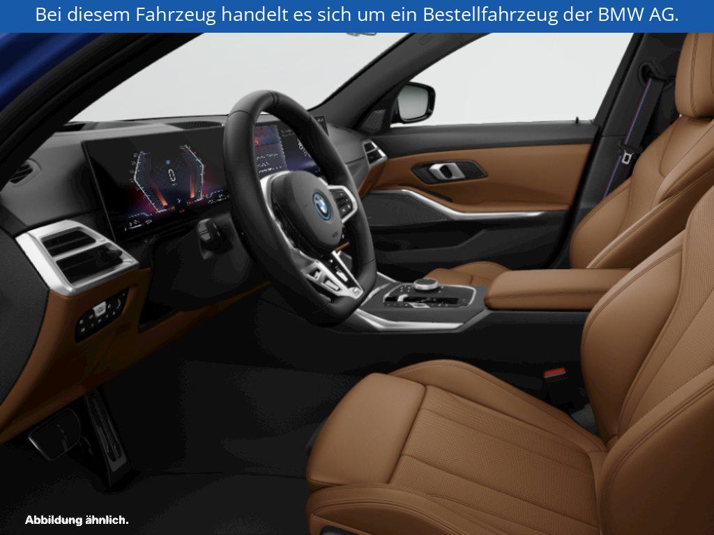 Fahrzeugabbildung BMW 330e Touring