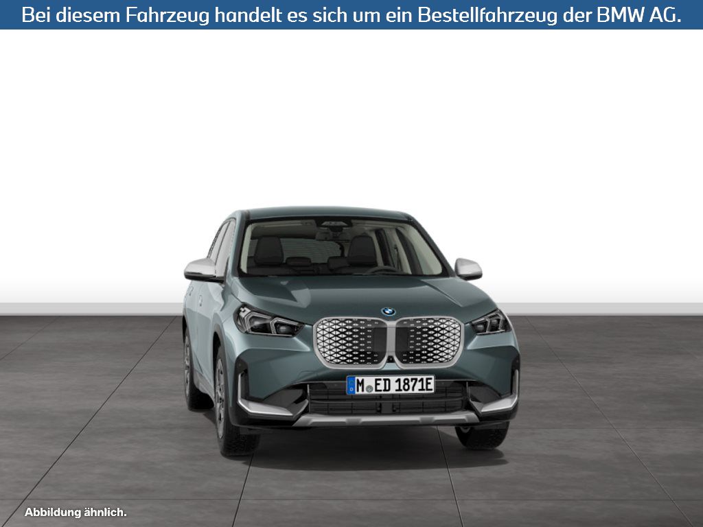 Fahrzeugabbildung BMW iX1 xDrive30