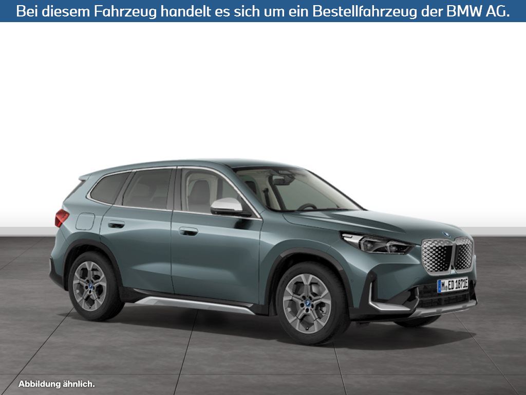 Fahrzeugabbildung BMW iX1 xDrive30