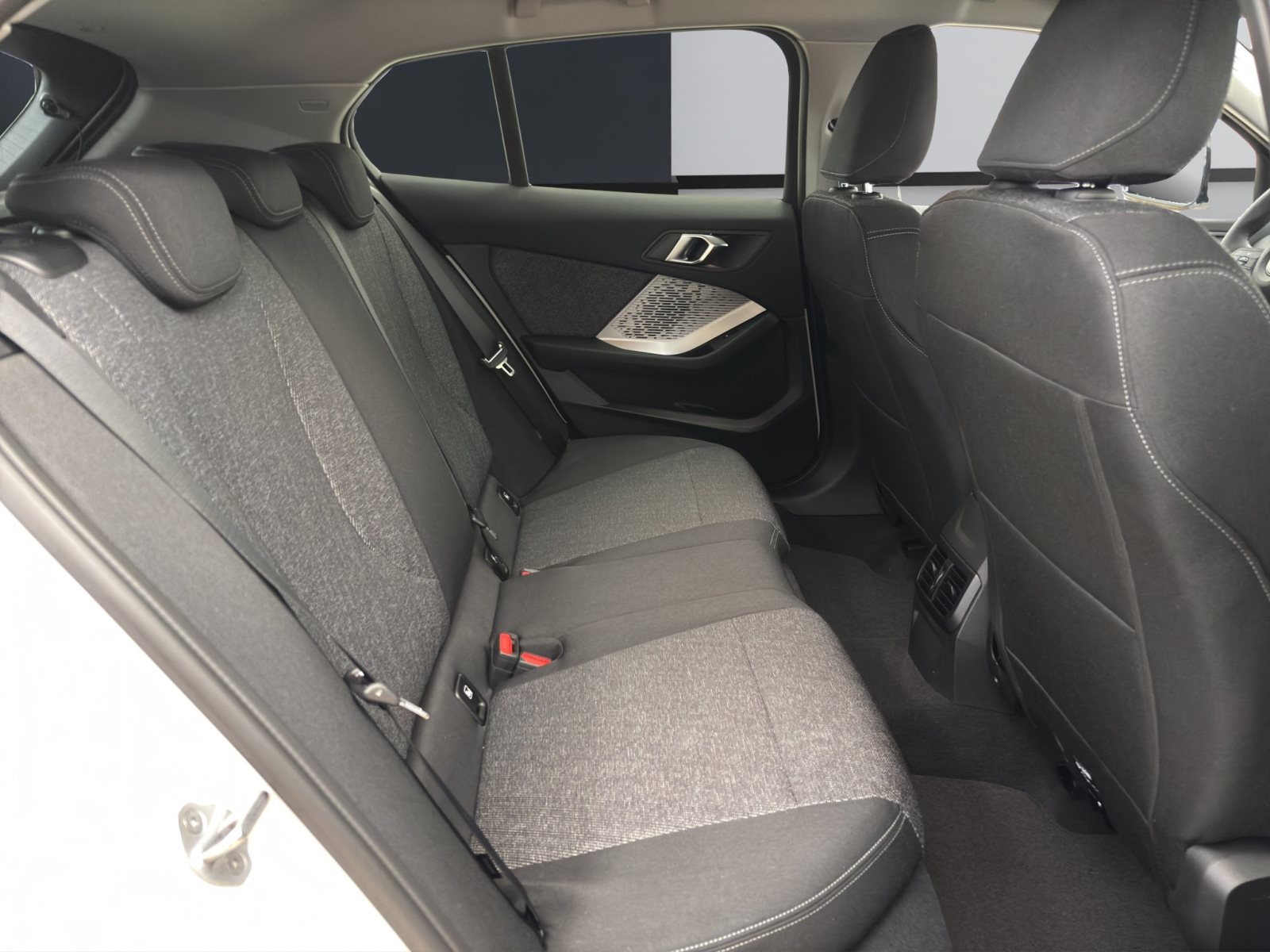 Fahrzeugabbildung BMW 120 [M Sport, Navi, 18 LMR, RFK, SHZ, LED]