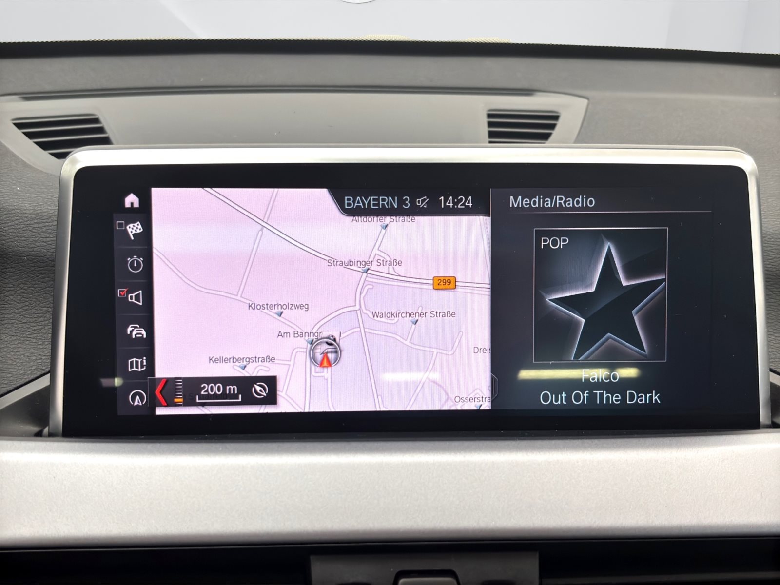 Fahrzeugabbildung BMW X1 sDrive20i [Advantage, Navi, LED, RFK, SHZ]