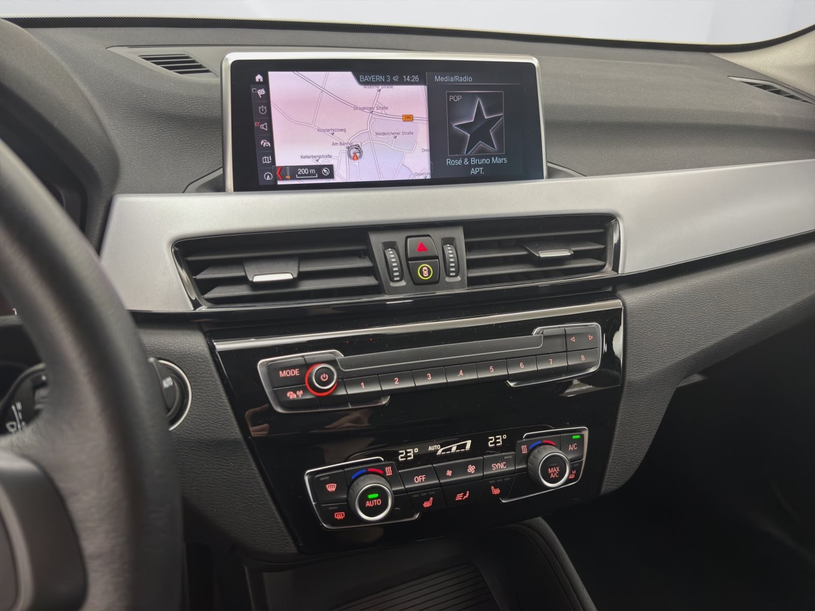 Fahrzeugabbildung BMW X1 sDrive20i [Advantage, Navi, LED, RFK, SHZ]