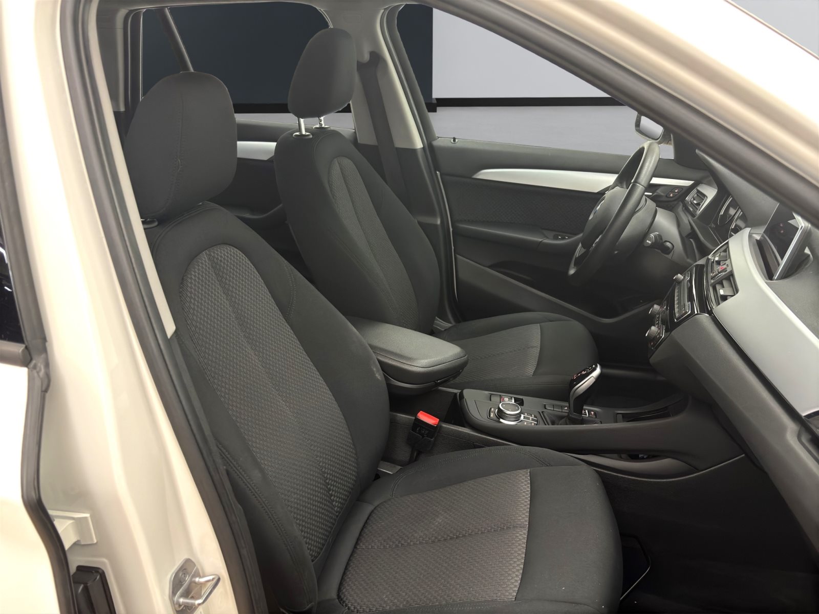 Fahrzeugabbildung BMW X1 sDrive20i [Advantage, Navi, LED, RFK, SHZ]