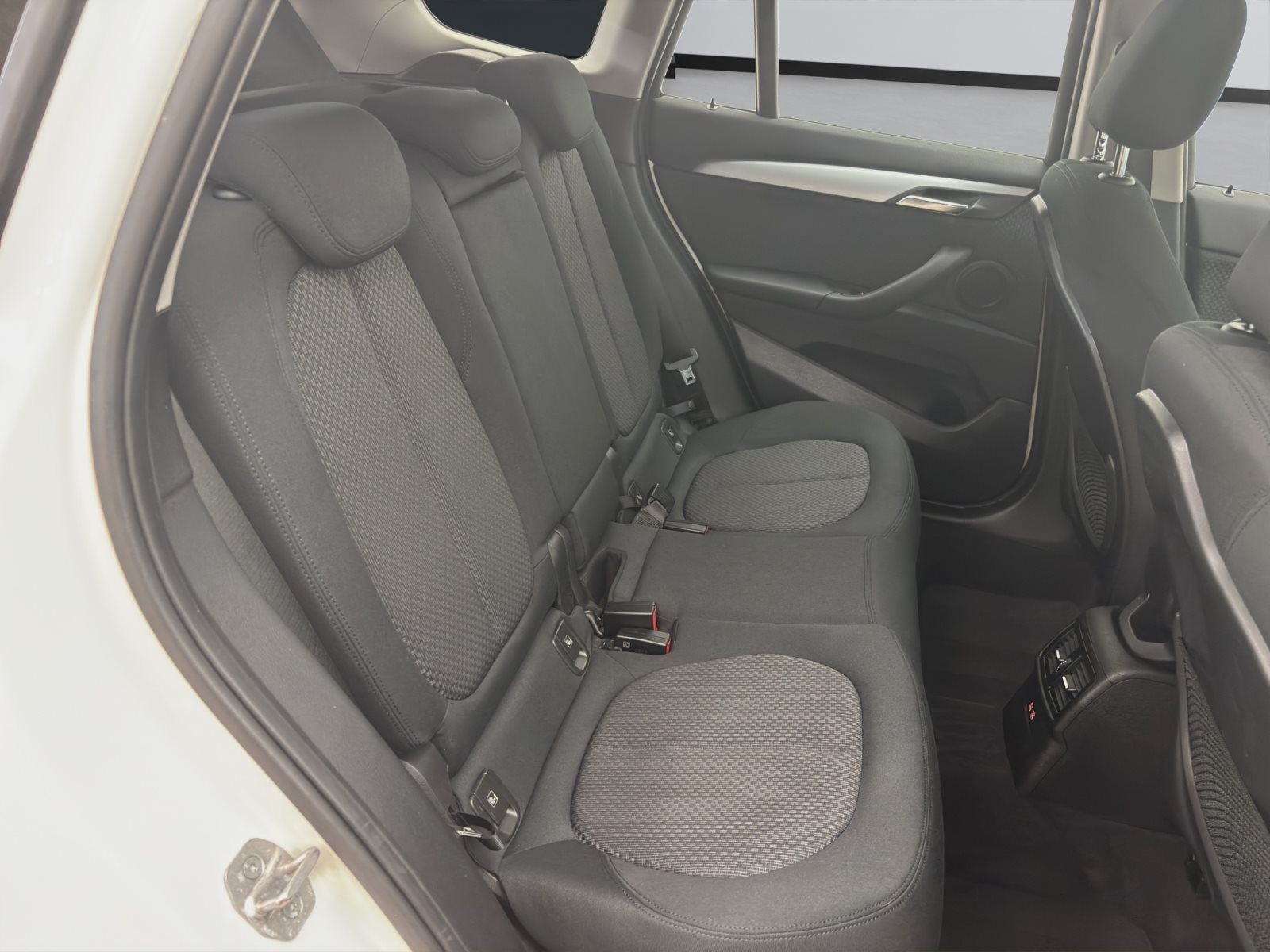 Fahrzeugabbildung BMW X1 sDrive20i [Advantage, Navi, LED, RFK, SHZ]