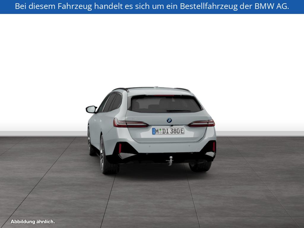 Fahrzeugabbildung BMW i5 M60 xDrive Touring