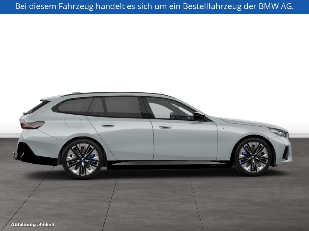 Fahrzeugabbildung BMW i5 M60 xDrive Touring