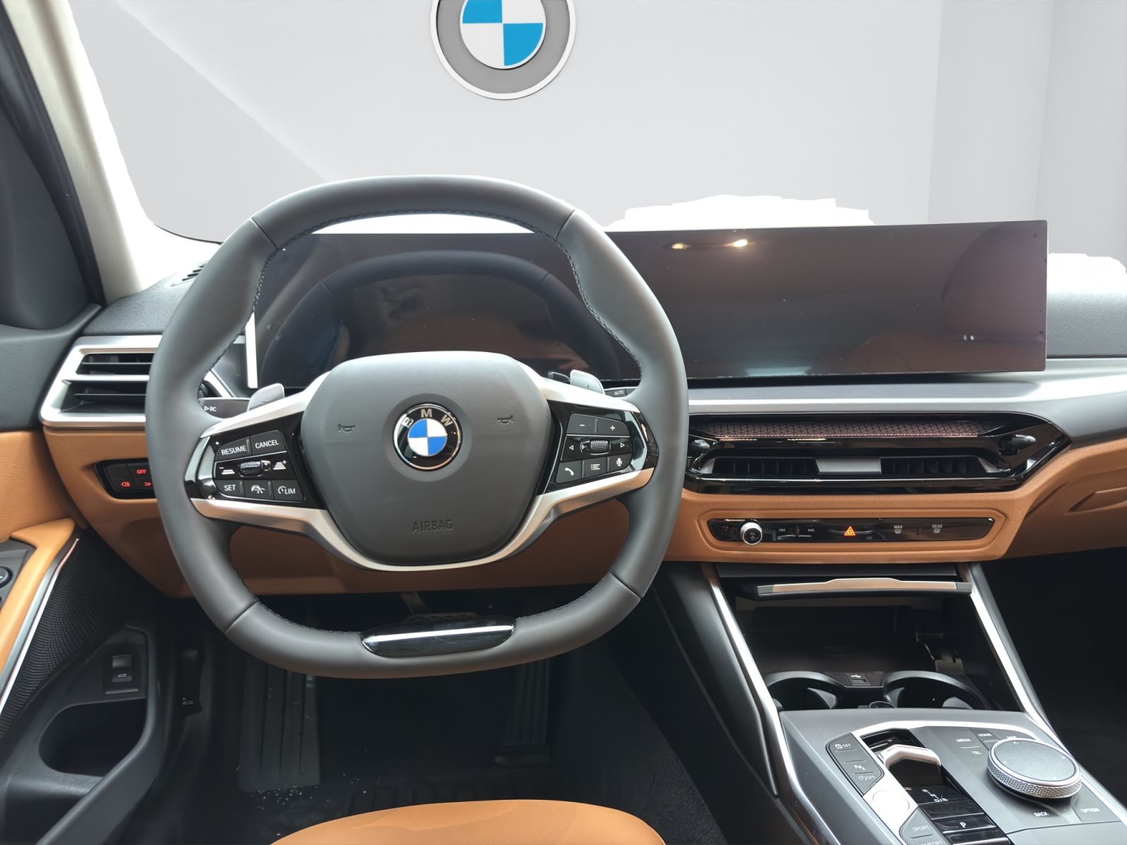 Fahrzeugabbildung BMW 318i Touring [Sport Line, LC Plus, AHK, ACC, RFK]