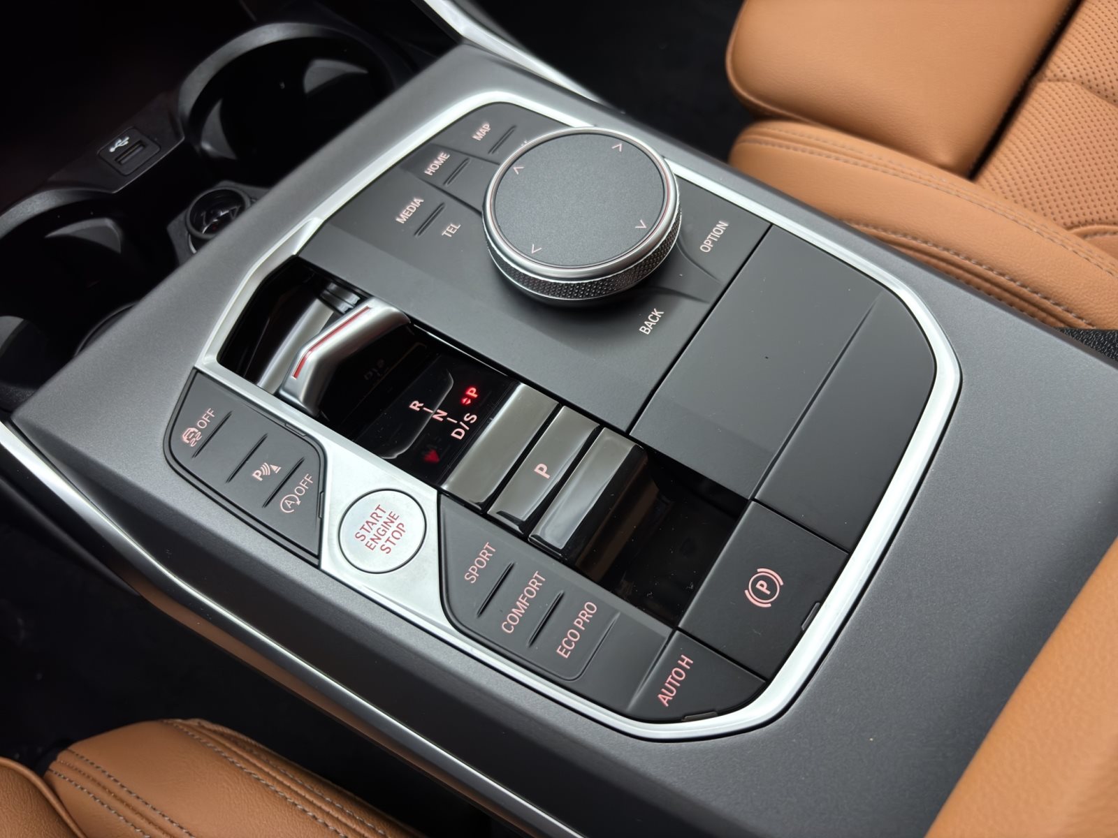 Fahrzeugabbildung BMW 318i Touring [Sport Line, LC Plus, AHK, ACC, RFK]