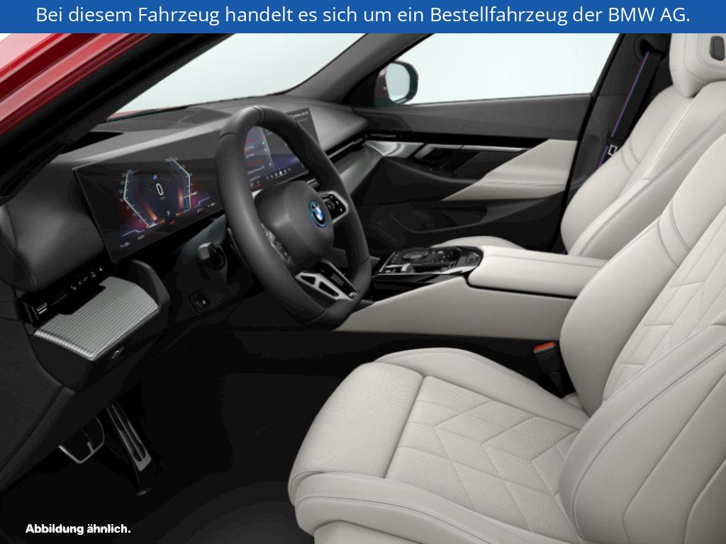 Fahrzeugabbildung BMW i5 xDrive40 Limousine