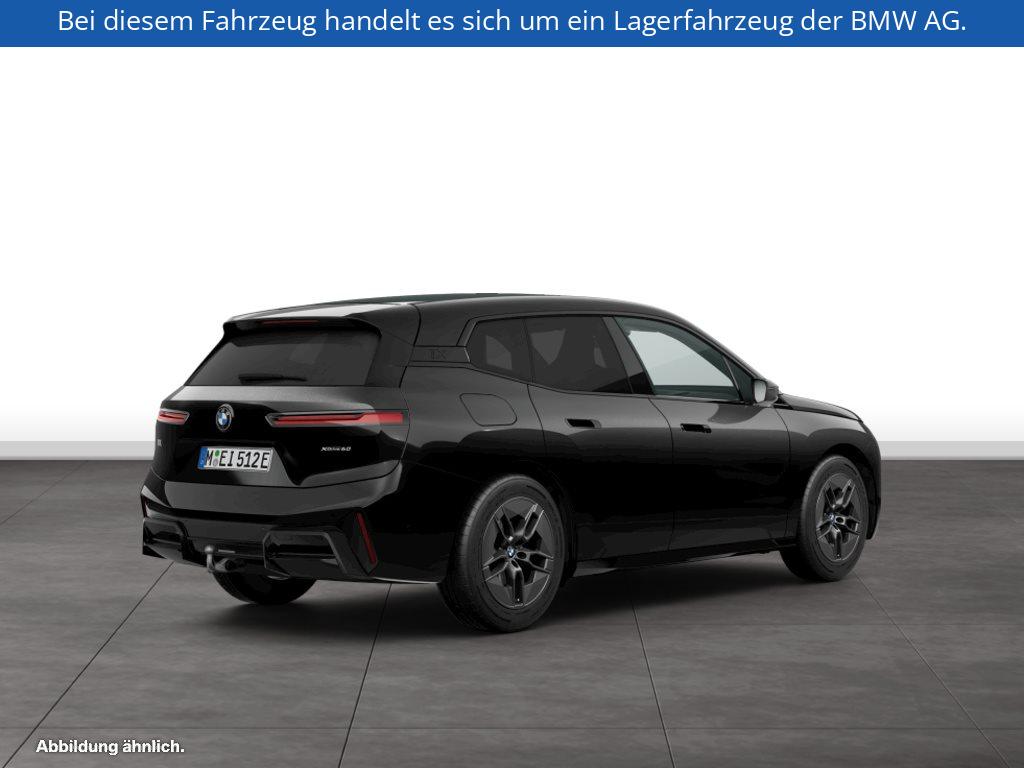 Fahrzeugabbildung BMW iX xDrive60