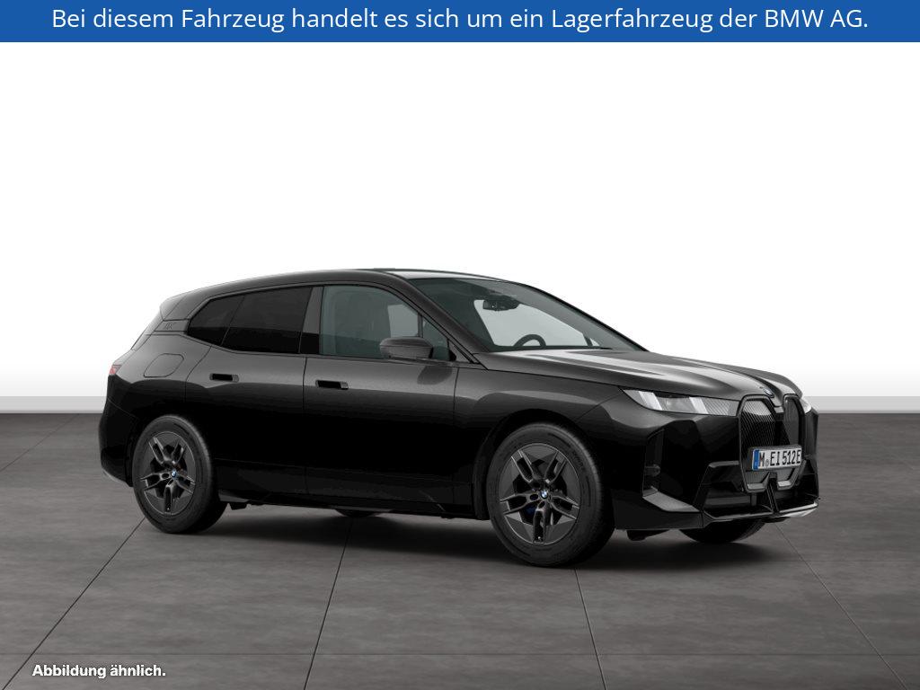 Fahrzeugabbildung BMW iX xDrive60