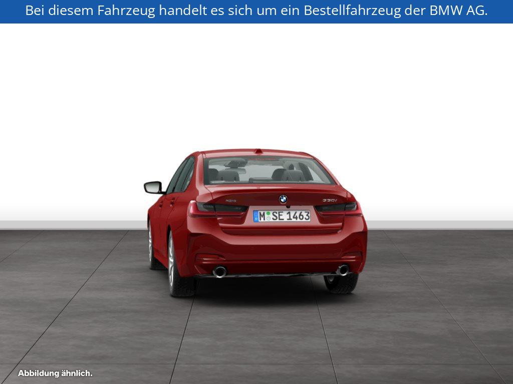 Fahrzeugabbildung BMW 330i xDrive Limousine