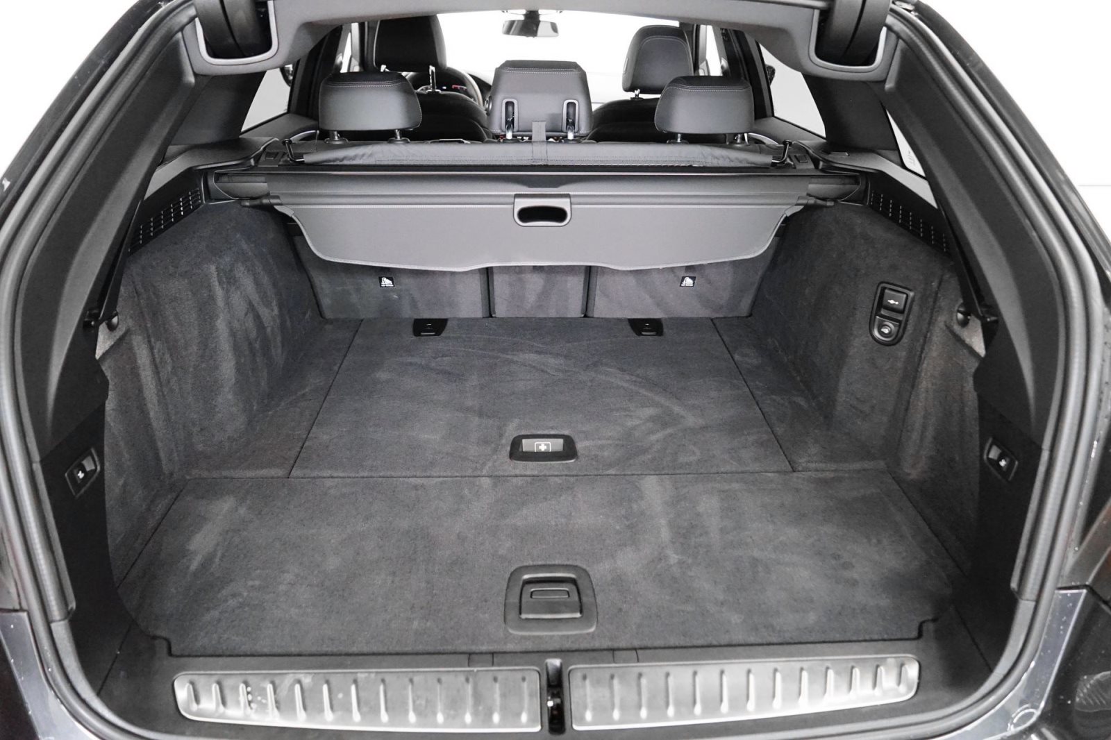 Fahrzeugabbildung BMW 520d xDrive Touring [M Sport, LC Prof., ACC, AHK]