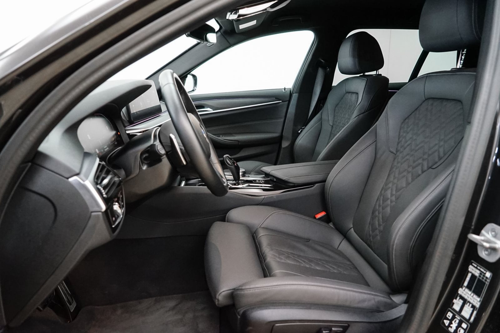 Fahrzeugabbildung BMW 520d xDrive Touring [M Sport, LC Prof., ACC, AHK]