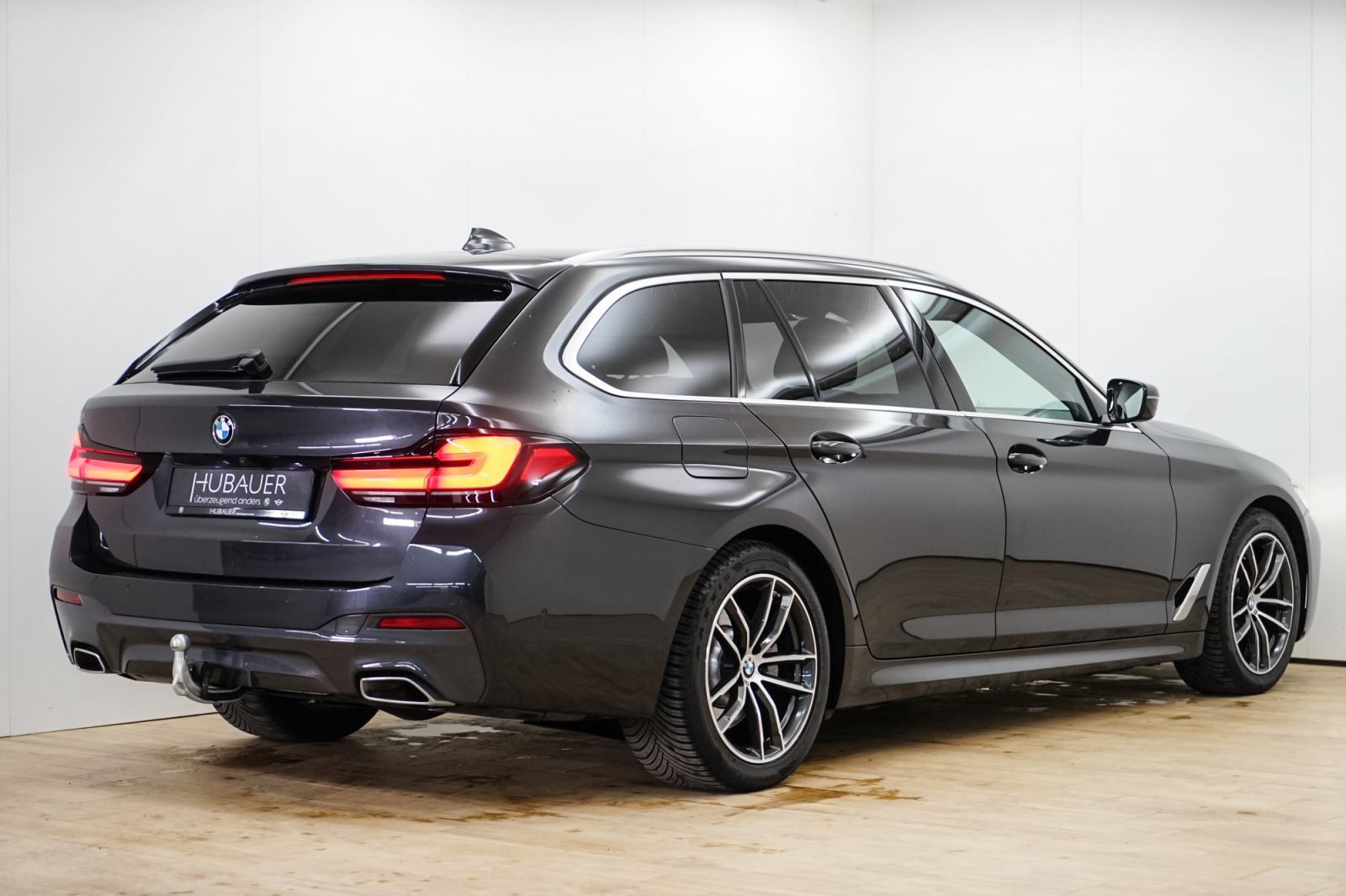 Fahrzeugabbildung BMW 520d xDrive Touring [M Sport, LC Prof., ACC, AHK]