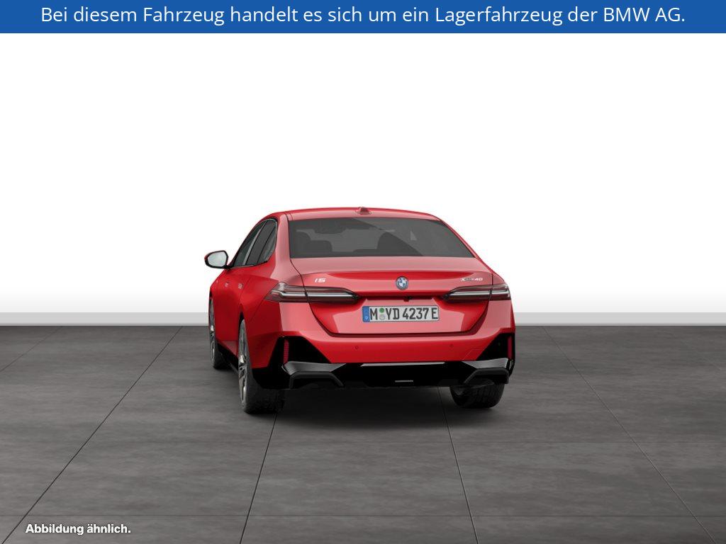 Fahrzeugabbildung BMW i5 xDrive40