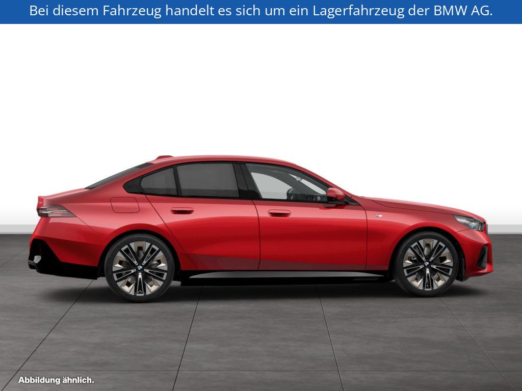 Fahrzeugabbildung BMW i5 xDrive40