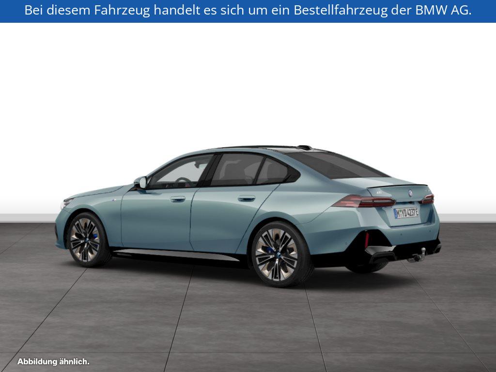 Fahrzeugabbildung BMW i5 xDrive40 Limousine