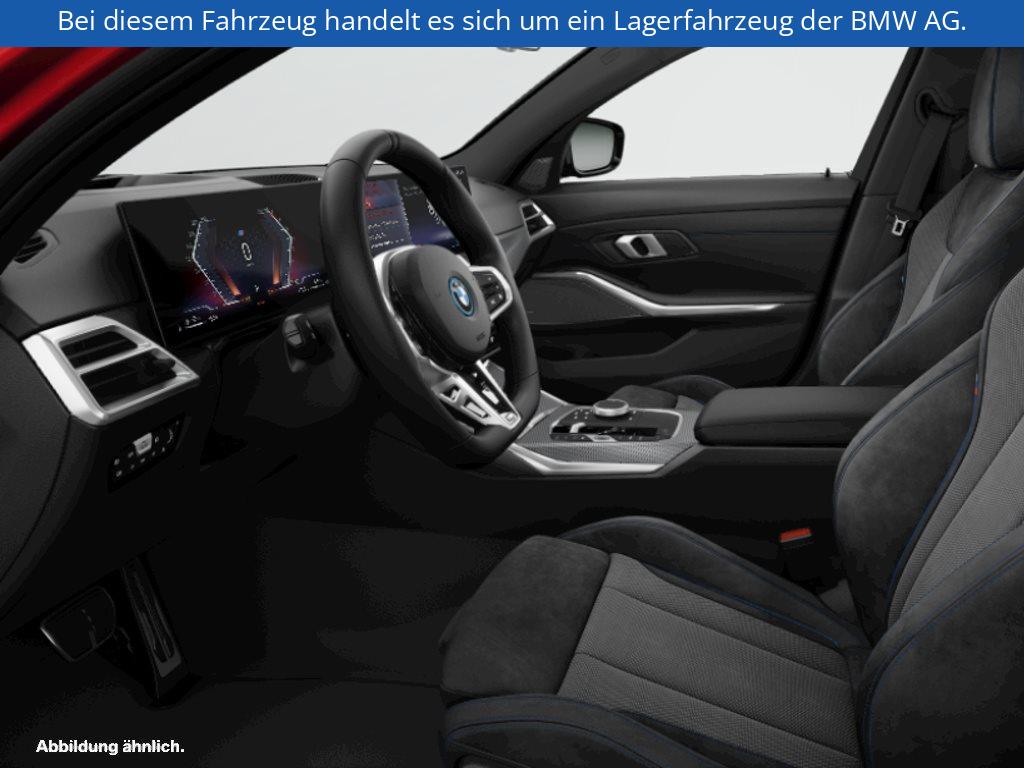 Fahrzeugabbildung BMW 330e Touring