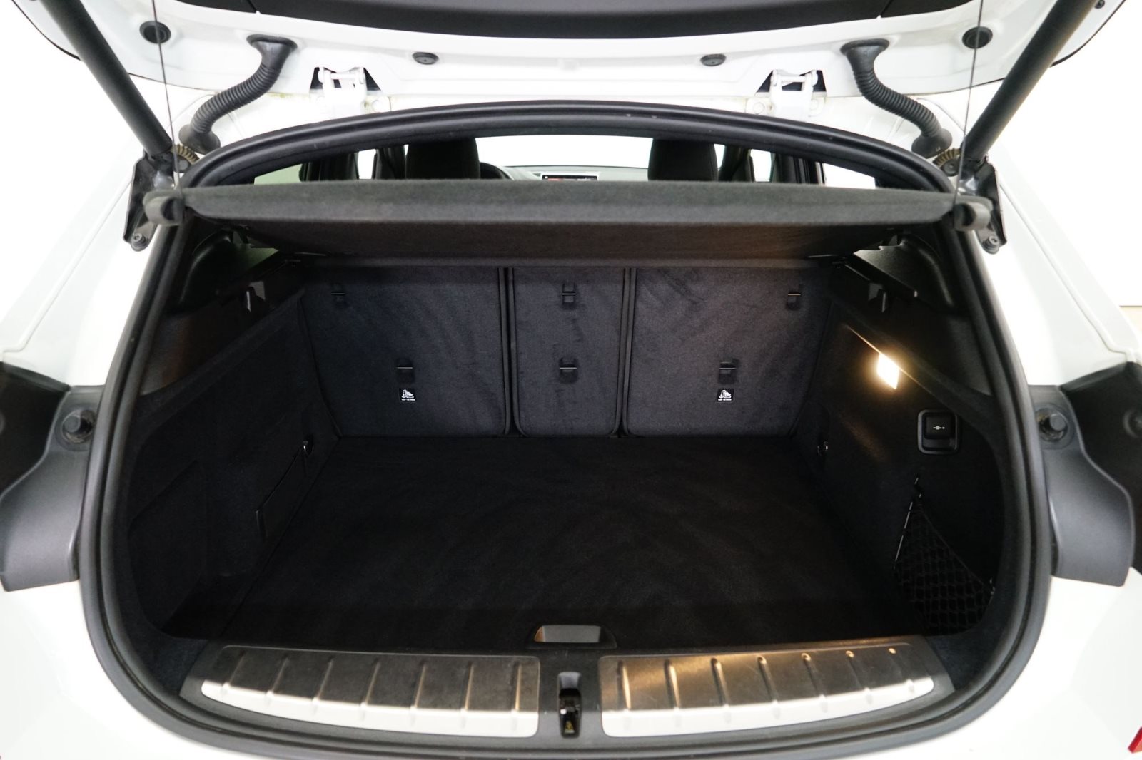 Fahrzeugabbildung BMW X2 sDrive18i [Navi, LED, RFK, HiFi, SHZ, DAB]