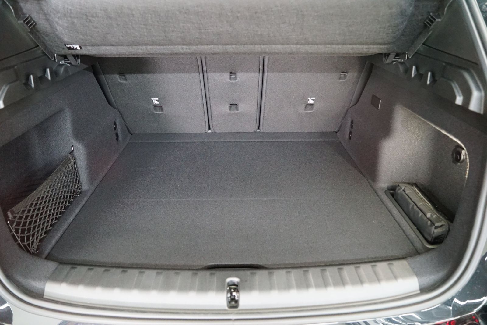 Fahrzeugabbildung BMW iX1 xDrive30 [M Sport, AHK, ACC, RFK, 19 LMR]