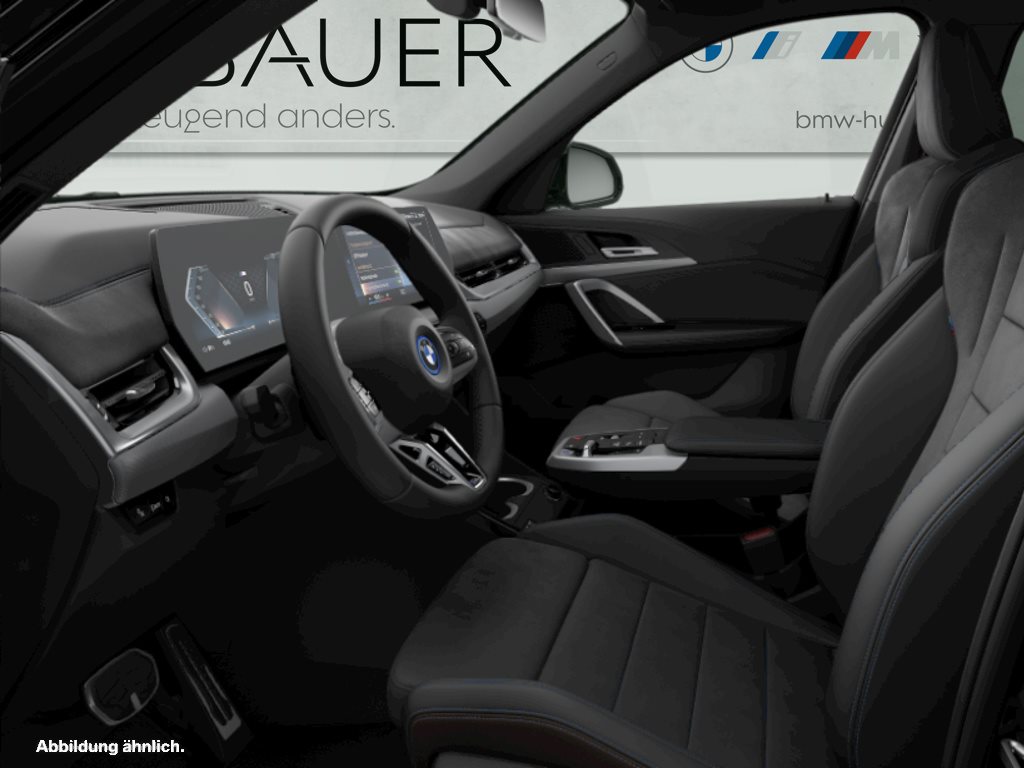 Fahrzeugabbildung BMW iX1 xDrive30 [M Sport, AHK, ACC, RFK, 19 LMR]