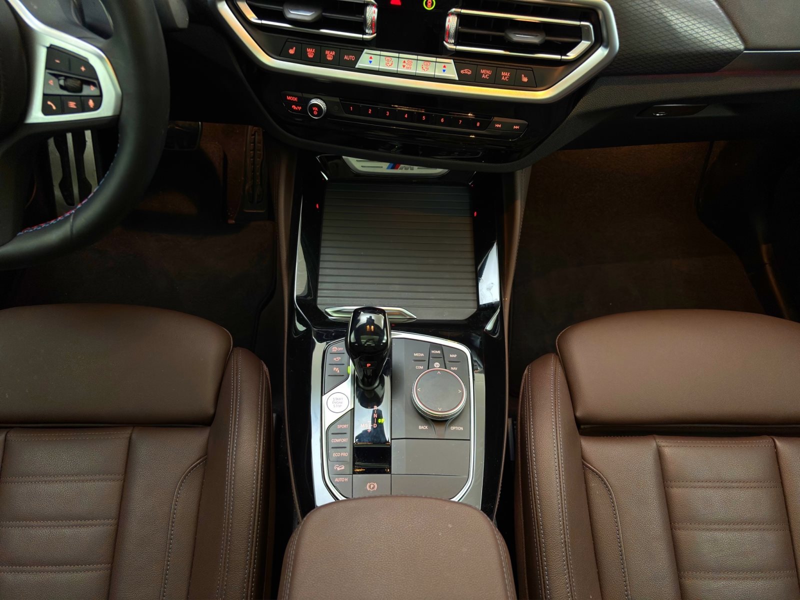 Fahrzeugabbildung BMW X4 M40d [Laser, Pano, HUD, AHK, 20 LMR, 360°]