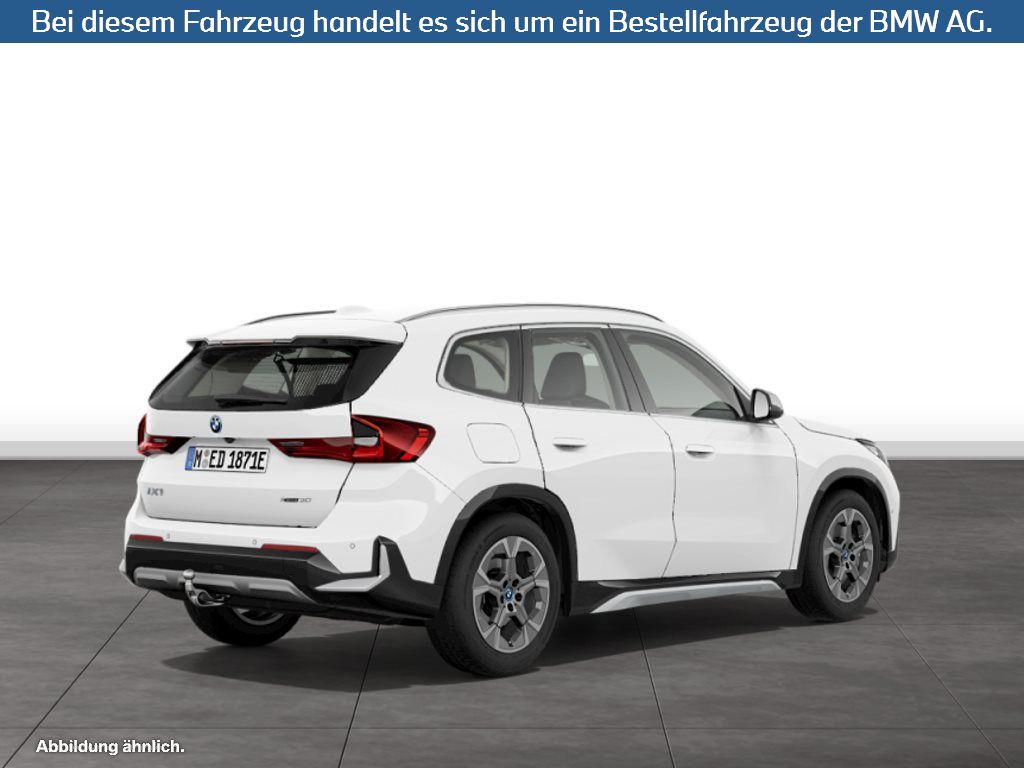 Fahrzeugabbildung BMW iX1 xDrive30