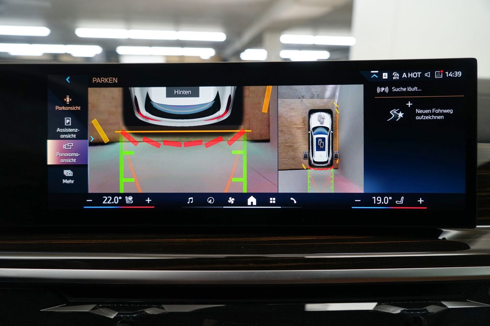 Fahrzeugabbildung BMW X5 xDrive30d [M Sport, HUD, AHK, ACC, 22 LMR]