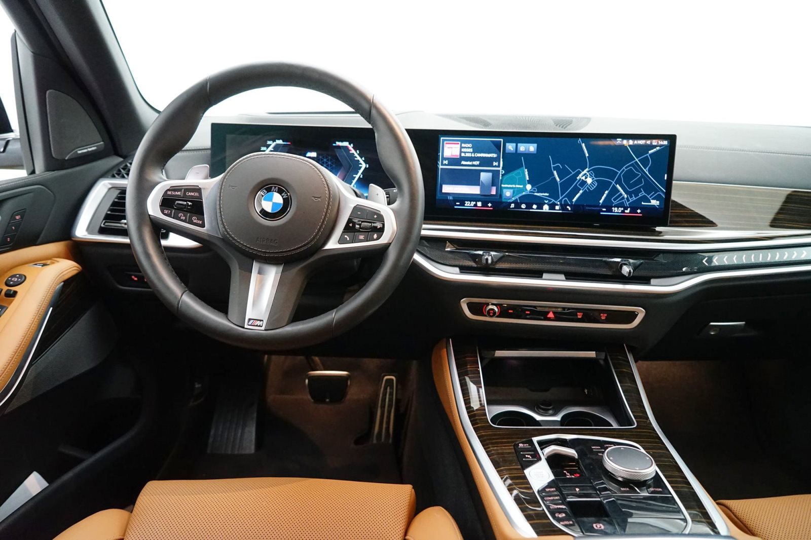Fahrzeugabbildung BMW X5 xDrive30d [M Sport, HUD, AHK, ACC, 22 LMR]