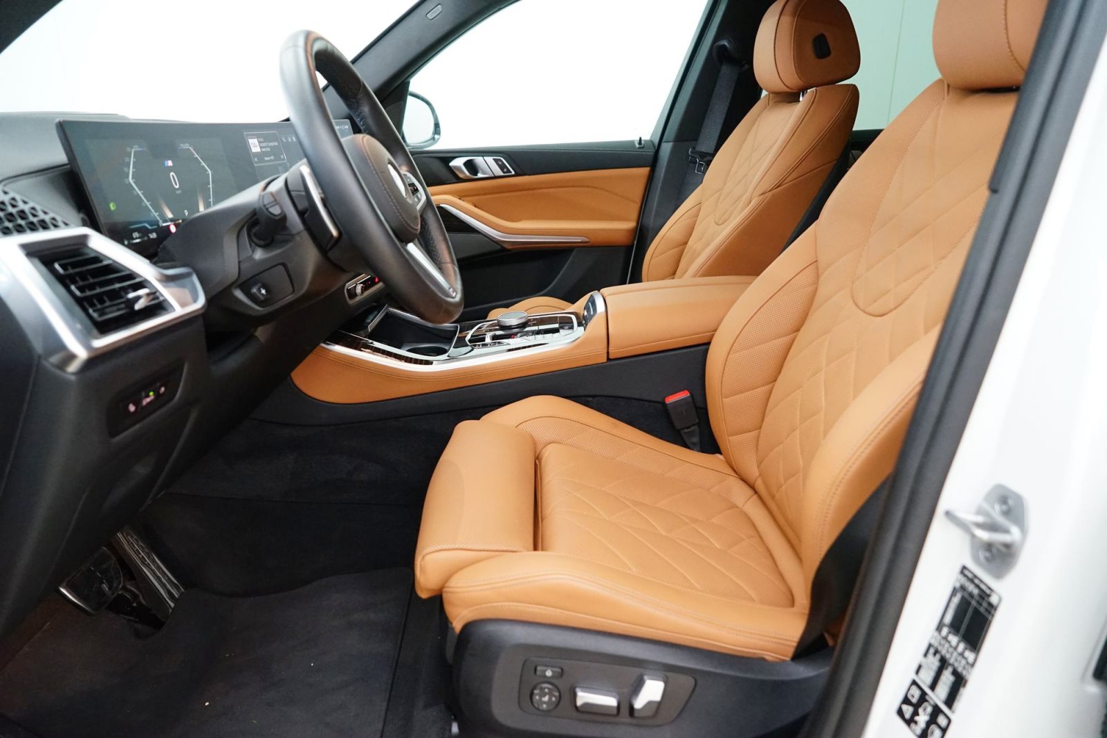 Fahrzeugabbildung BMW X5 xDrive30d [M Sport, HUD, AHK, ACC, 22 LMR]