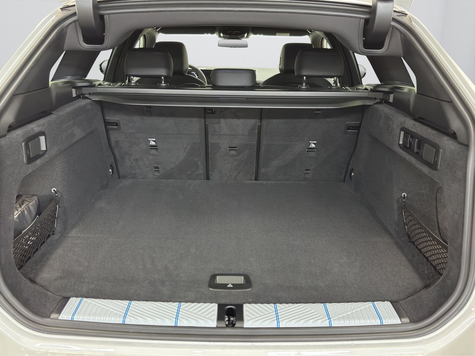 Fahrzeugabbildung BMW 530e xDrive Touring [M Sport, AHK, ACC, RFK, h&k Sound]