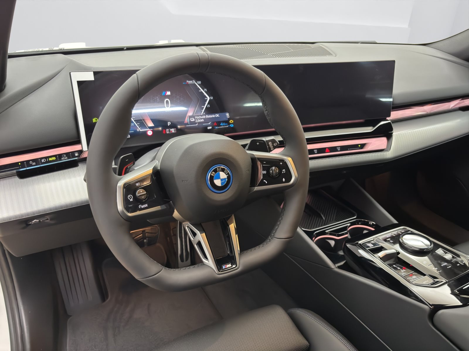 Fahrzeugabbildung BMW 530e xDrive Touring [M Sport, AHK, ACC, RFK, h&k Sound]