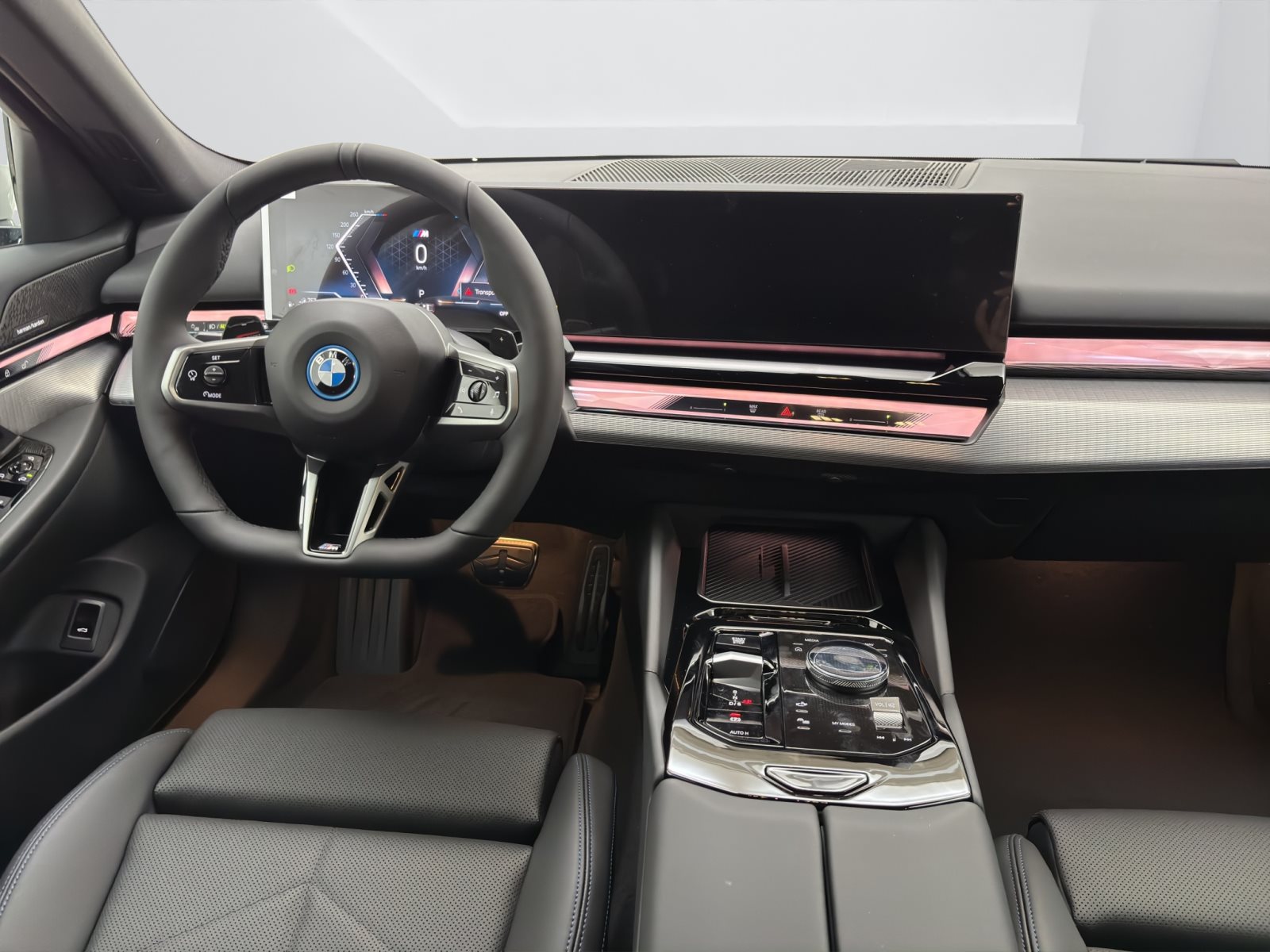 Fahrzeugabbildung BMW 530e xDrive Touring [M Sport, AHK, ACC, RFK, h&k Sound]