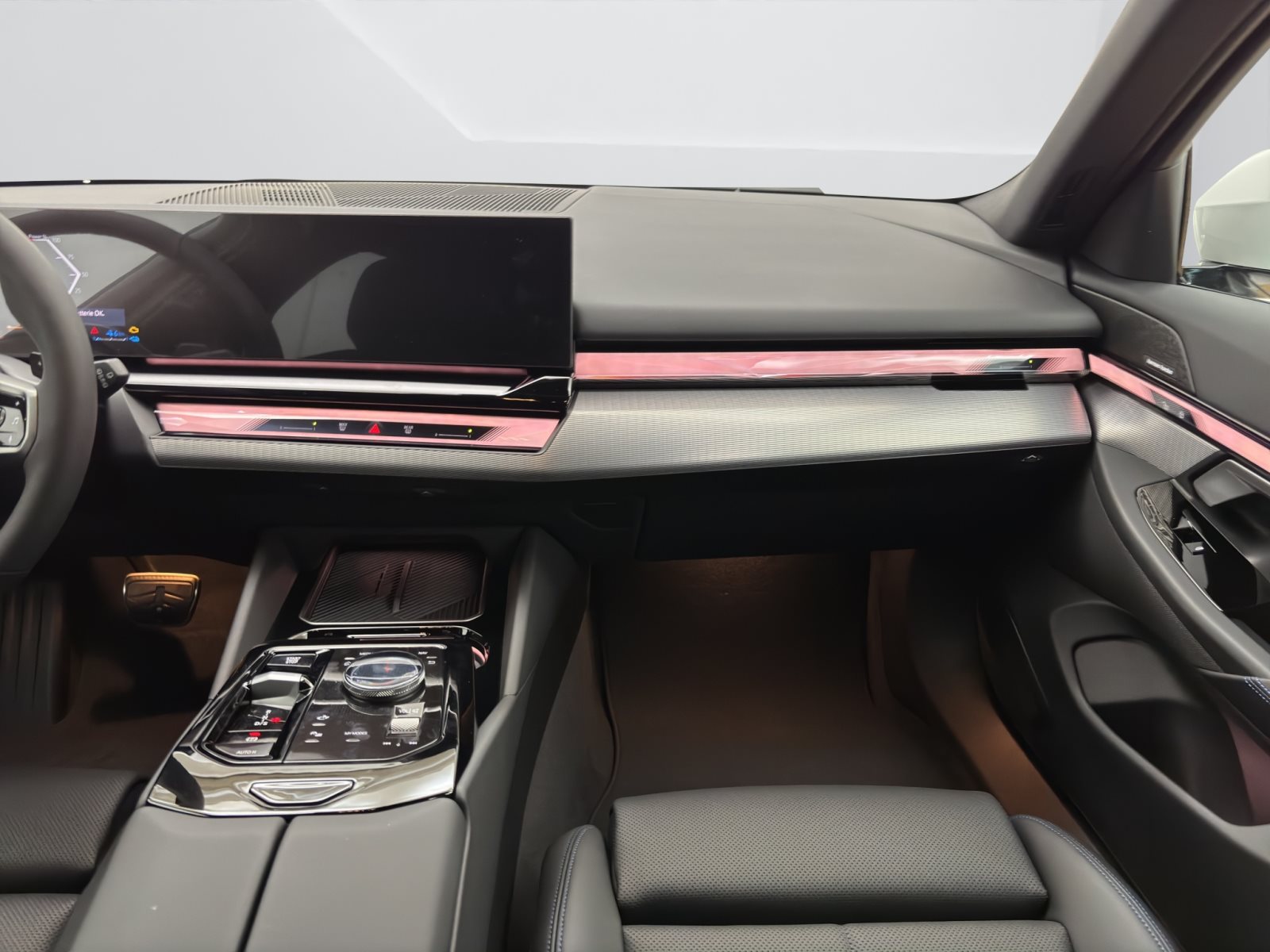 Fahrzeugabbildung BMW 530e xDrive Touring [M Sport, AHK, ACC, RFK, h&k Sound]