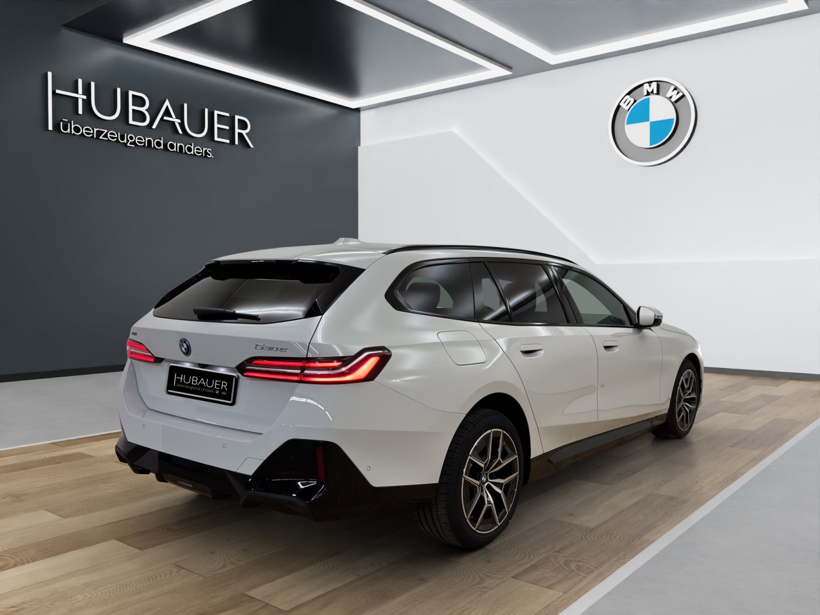 Fahrzeugabbildung BMW 530e xDrive Touring [M Sport, AHK, ACC, RFK, h&k Sound]