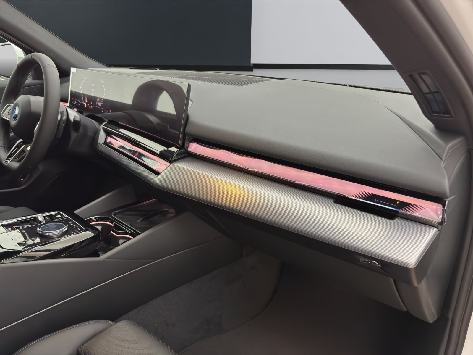 Fahrzeugabbildung BMW 530e xDrive Touring [M Sport, AHK, ACC, RFK, h&k Sound]