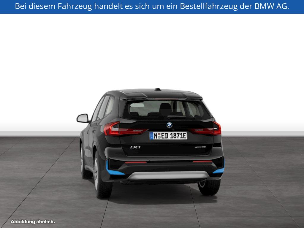 Fahrzeugabbildung BMW iX1 xDrive30