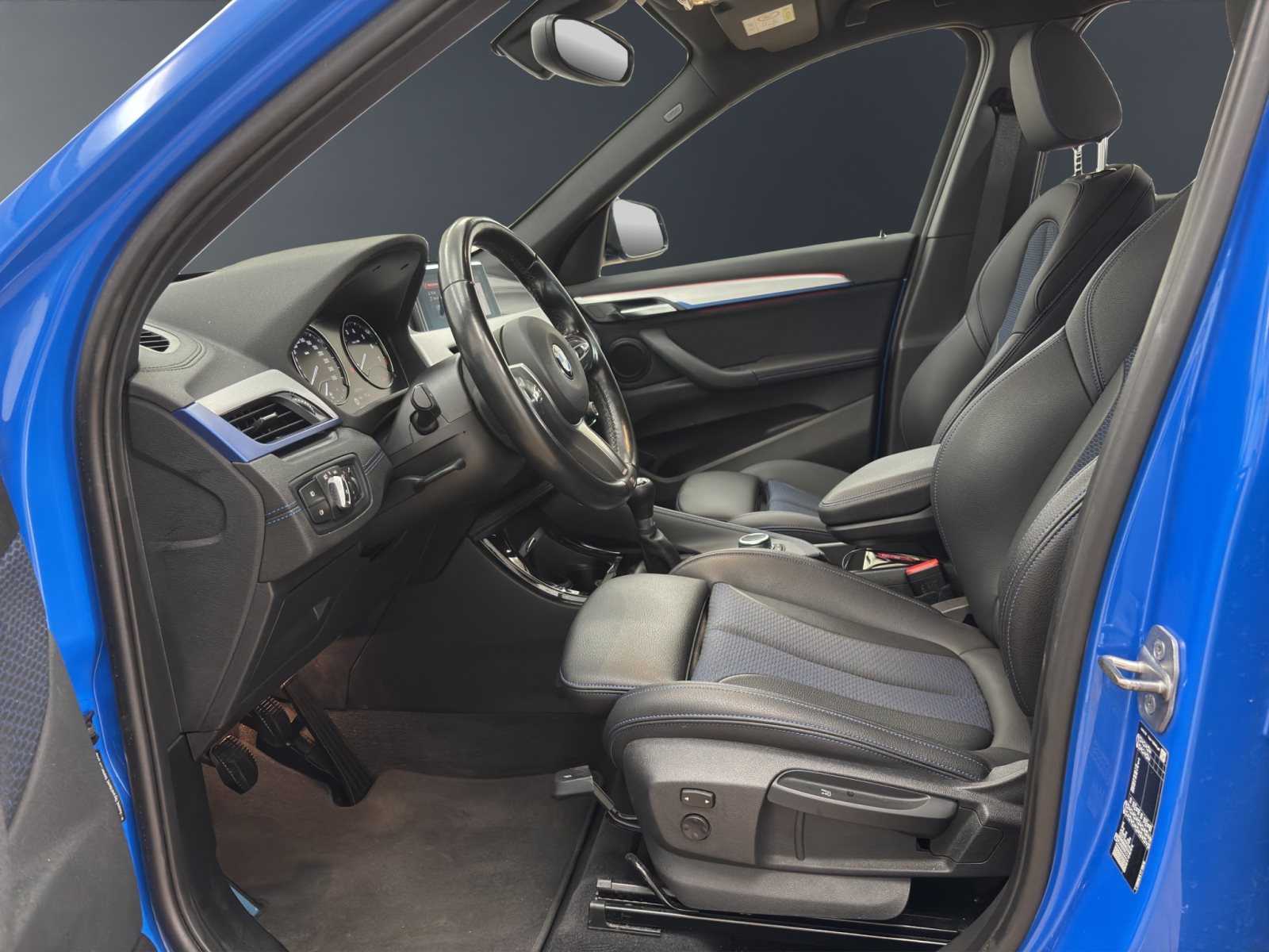 Fahrzeugabbildung BMW X1 sDrive18i [M Sport, Navi, LED, PDC, SHZ]