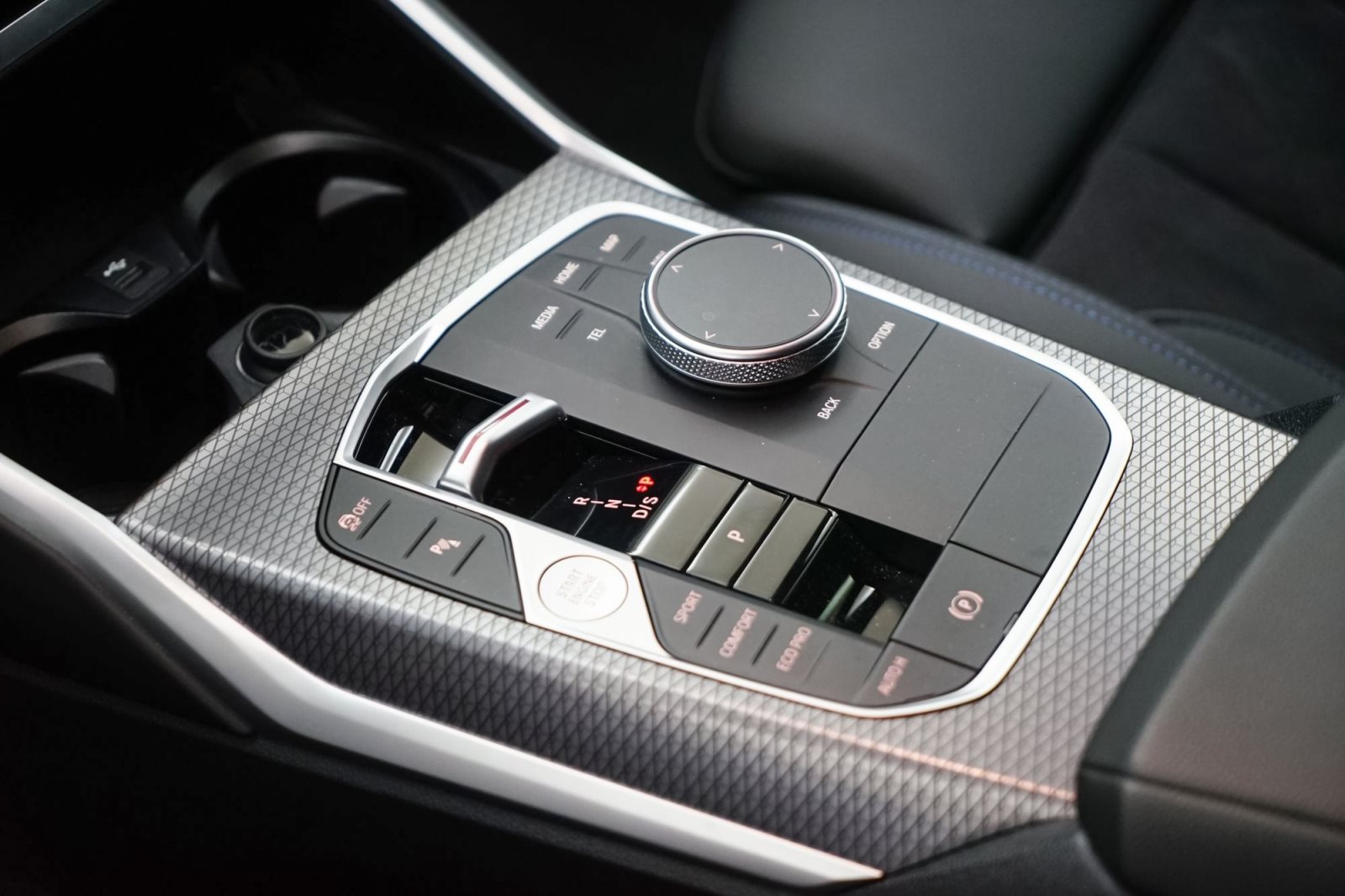 Fahrzeugabbildung BMW 320d Touring [M Sport, AHK, ACC, RFK, 19 LMR]