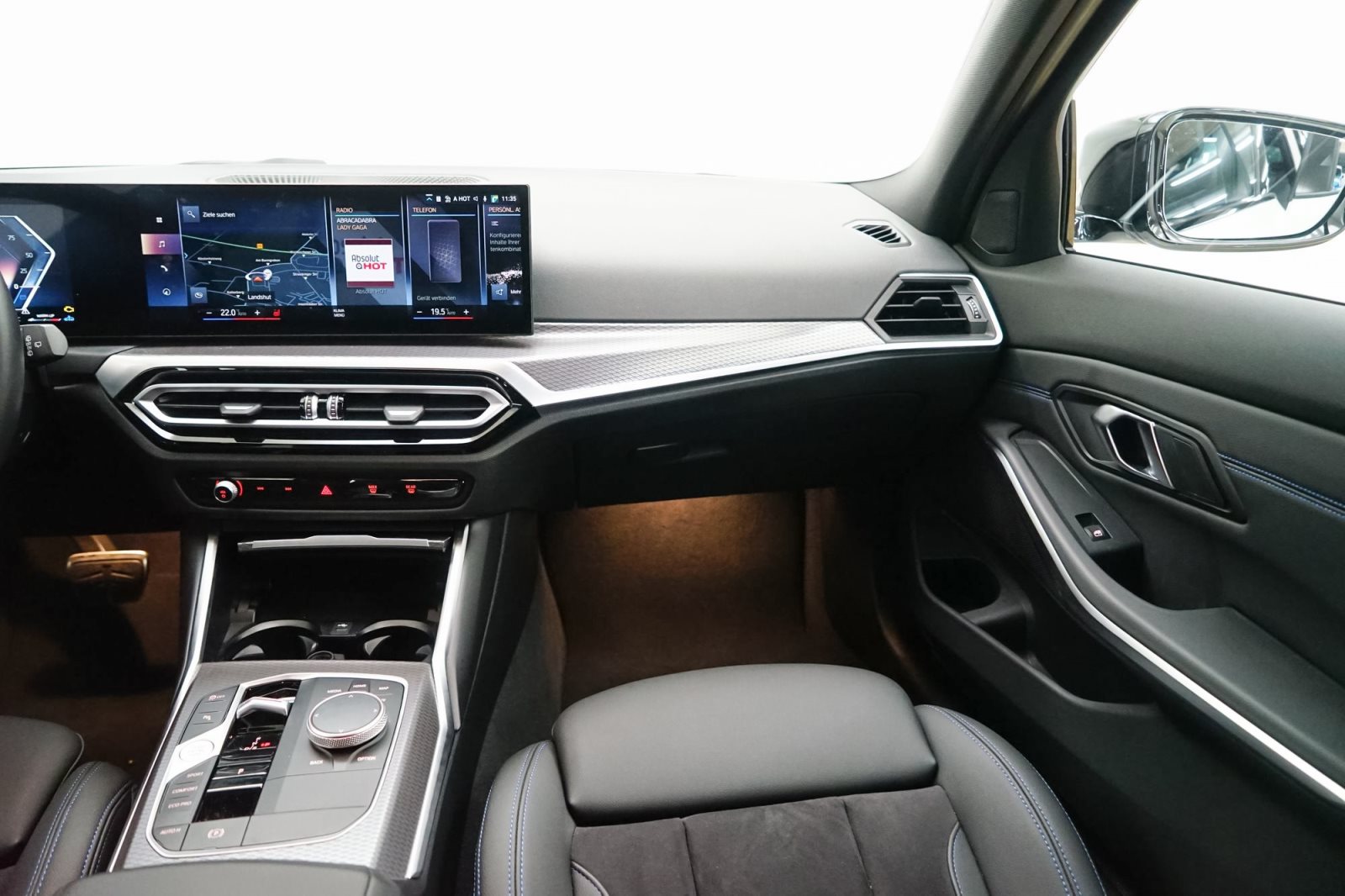Fahrzeugabbildung BMW 320d Touring [M Sport, AHK, ACC, RFK, 19 LMR]