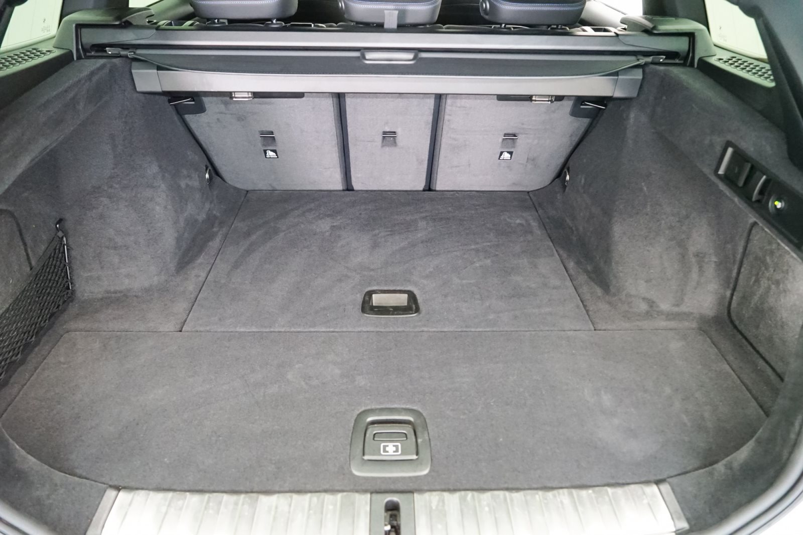 Fahrzeugabbildung BMW 320d Touring [M Sport, AHK, ACC, RFK, 19 LMR]