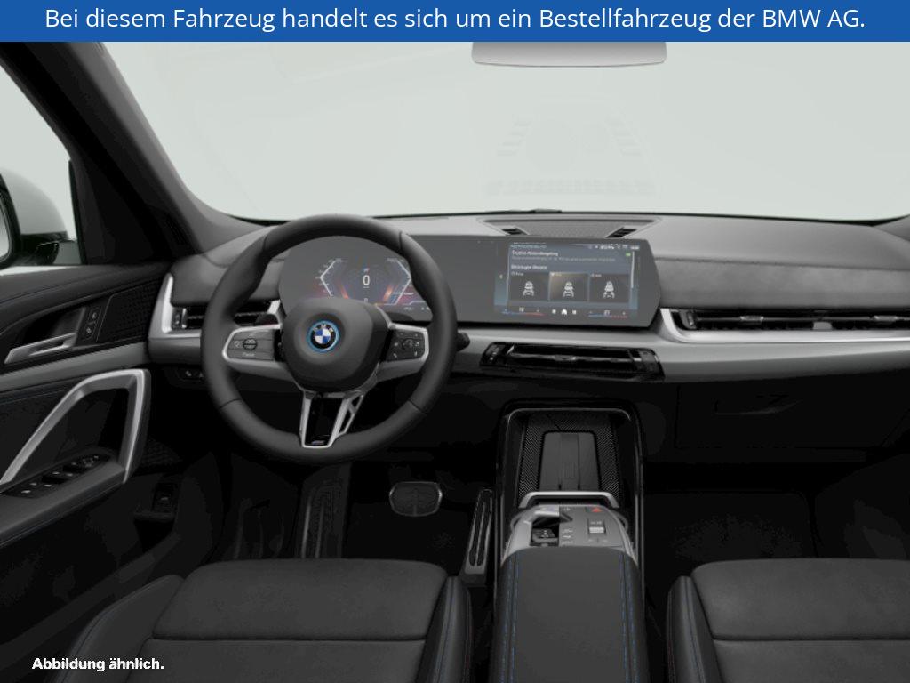 Fahrzeugabbildung BMW iX1 eDrive20