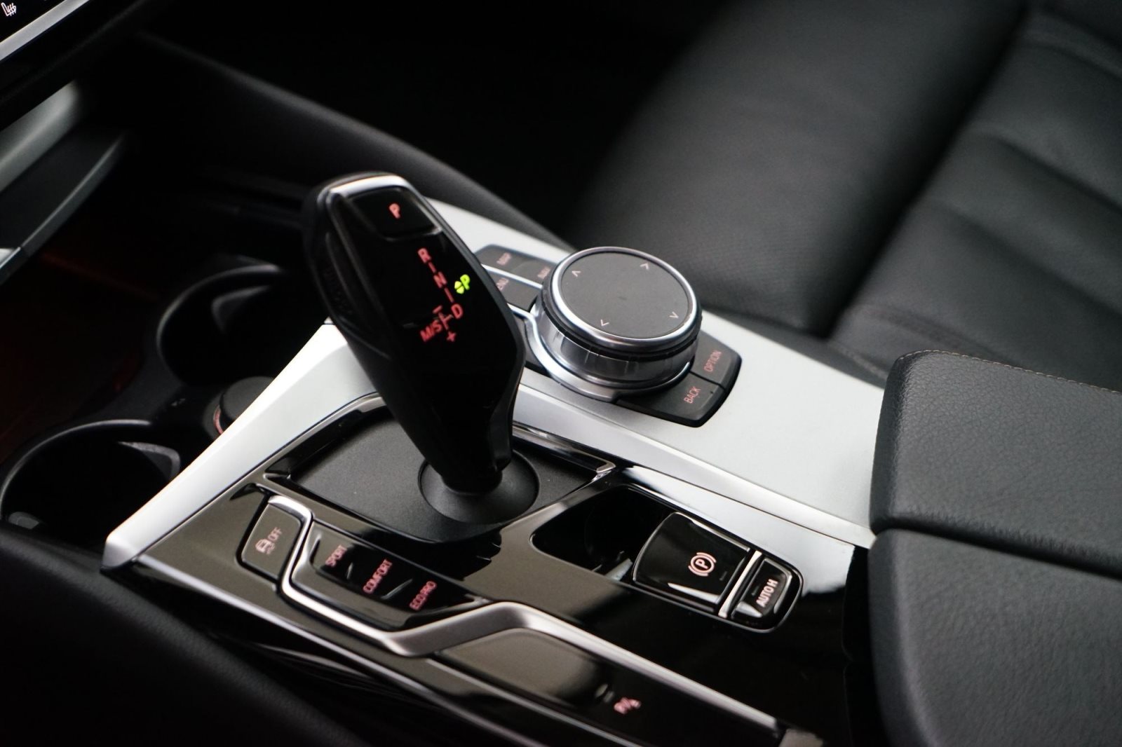 Fahrzeugabbildung BMW 520d xDrive Touring [LC Prof., ACC, Laser, Komfortsitze]