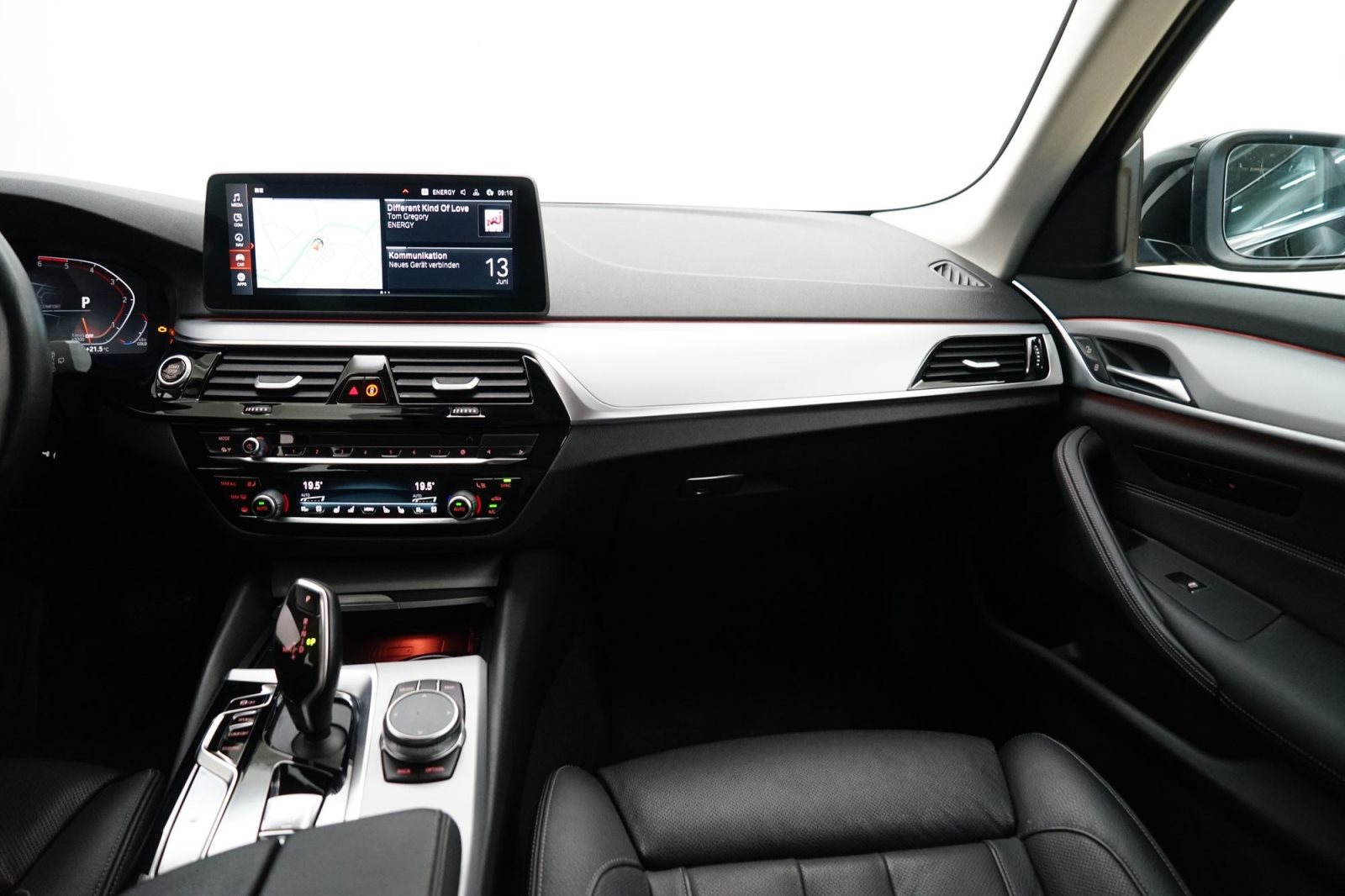 Fahrzeugabbildung BMW 520d xDrive Touring [LC Prof., ACC, Laser, Komfortsitze]