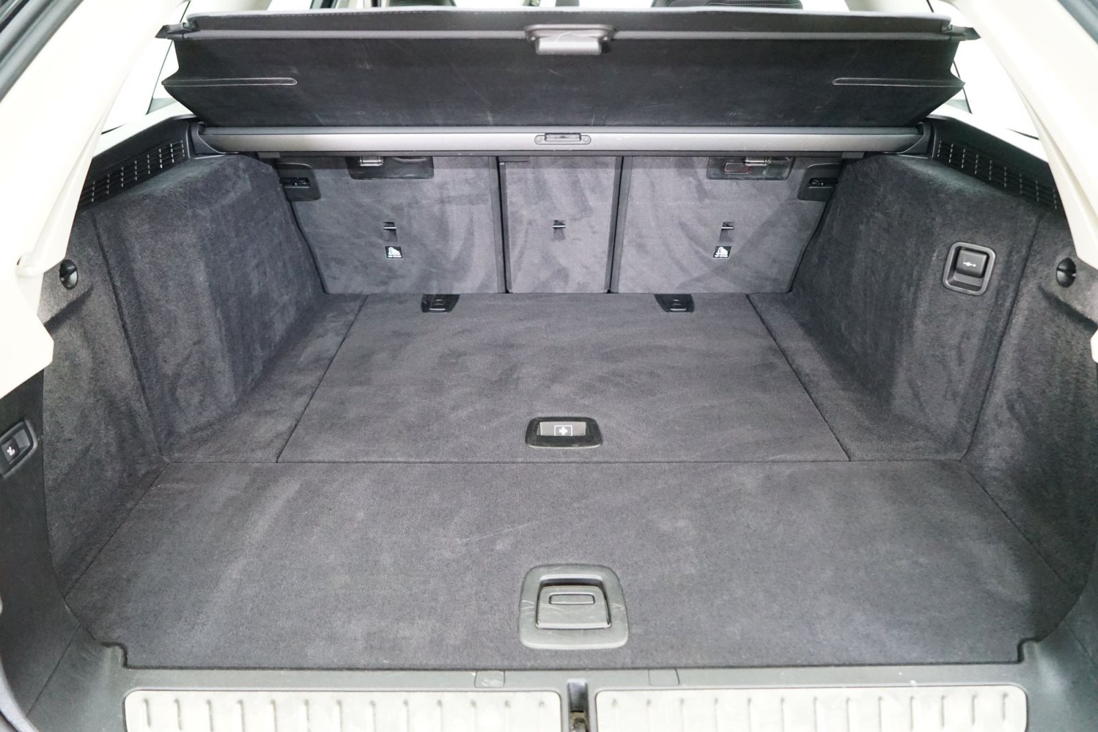 Fahrzeugabbildung BMW 520d xDrive Touring [LC Prof., ACC, Laser, Komfortsitze]