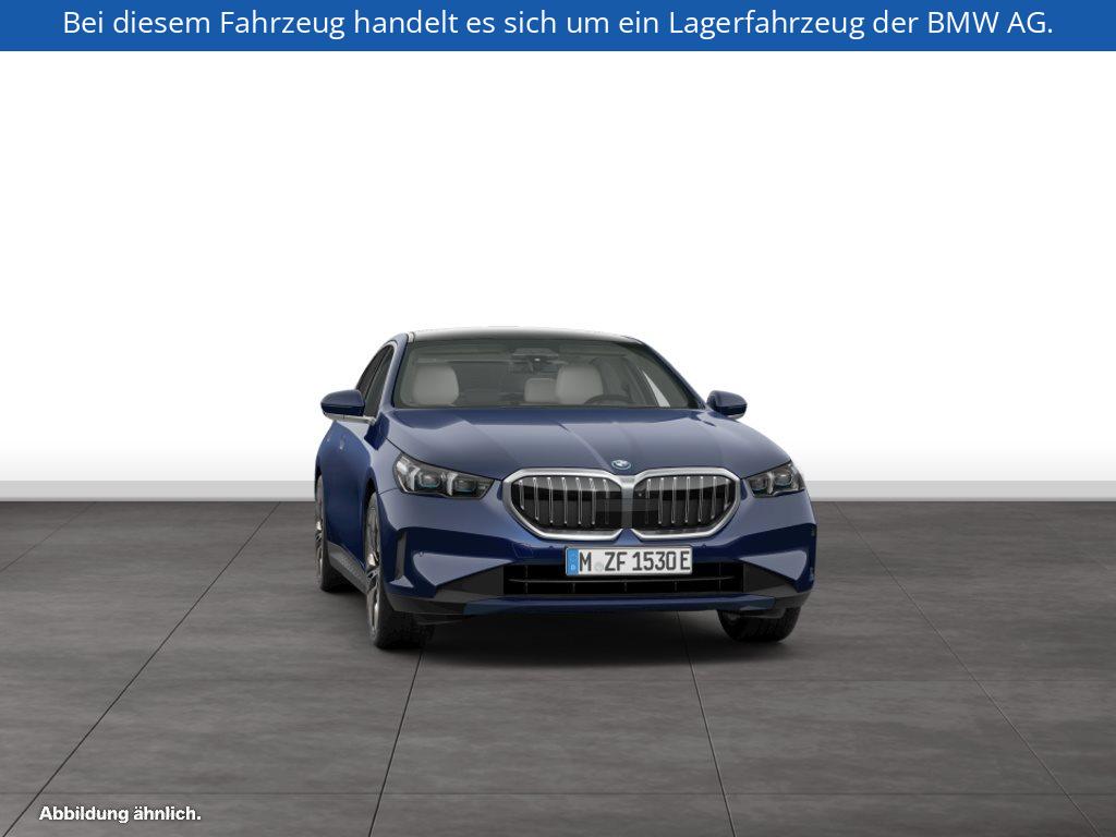 Fahrzeugabbildung BMW 550e xDrive Limousine