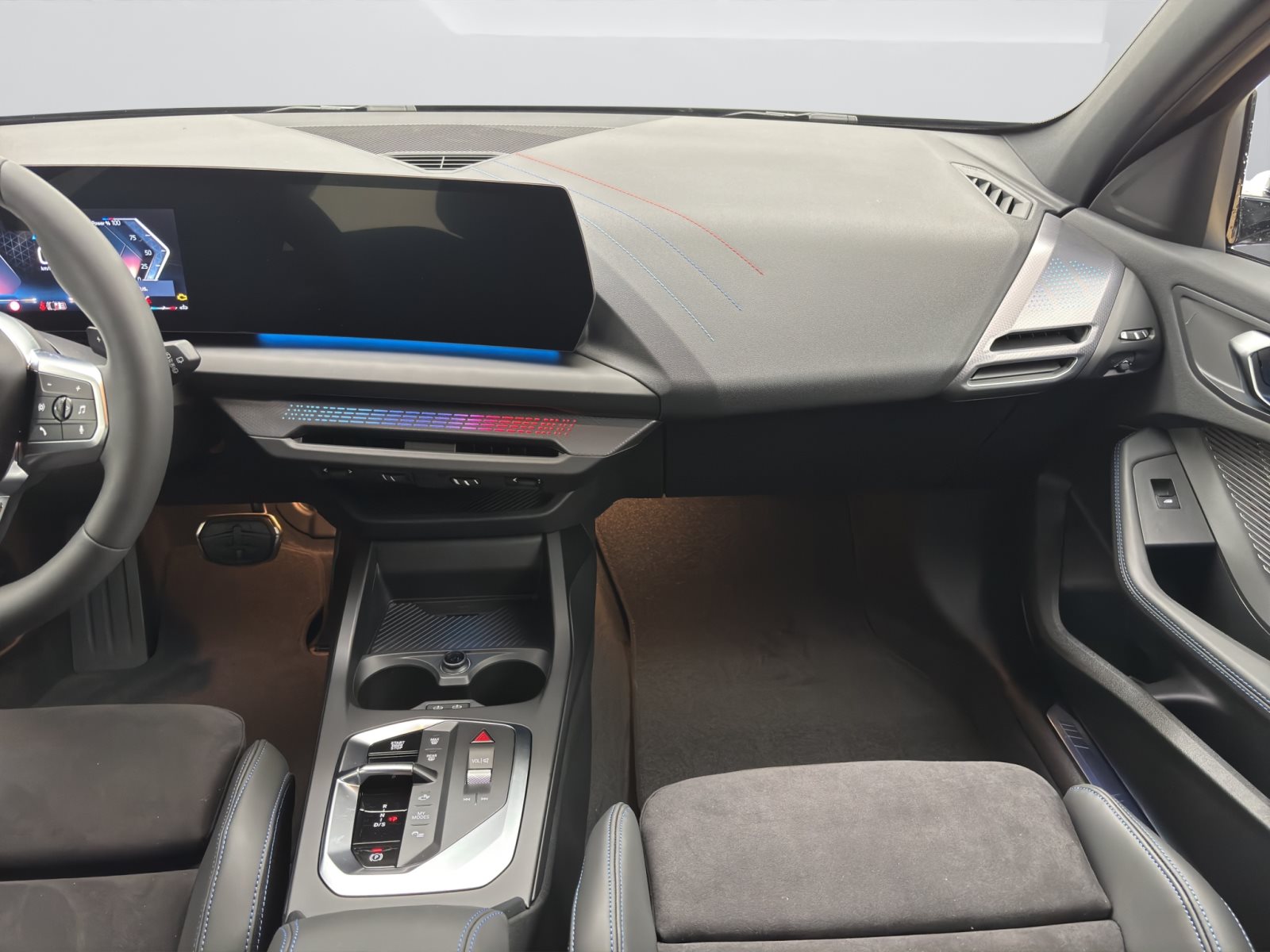 Fahrzeugabbildung BMW 120 [M Sport, Navi, 19 LMR, RFK, SHZ, LED] DAB
