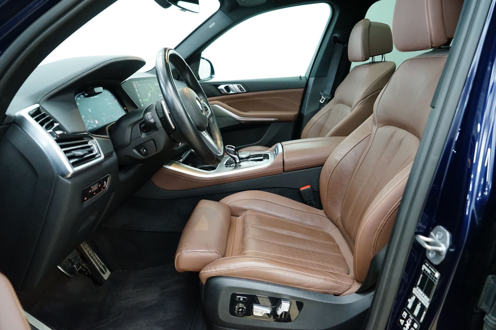 Fahrzeugabbildung BMW X5 M50i [Laser, Standhz., HK Sound, AHK, Pano]